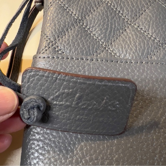 Clarks Dark Gray Leather Quilted Pattern Haft Zip closure Crossbody Bag NWOT - Picture 3 of 14
